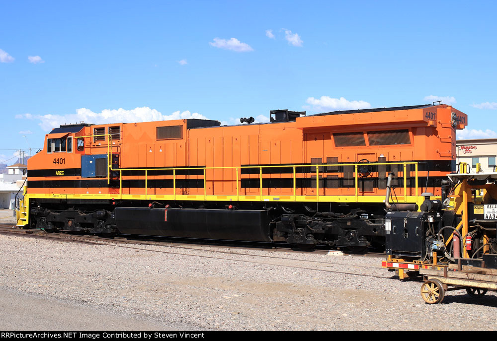 Ex BNSF C44-9W ARZC 4401 takes light power to office for crew/orders Will head toward Cadiz picking up 3398 on headend at Rice.